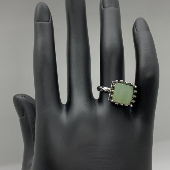 Costume Jewelry Peridot Colored Square Crown Ring - Picture 3 of 7